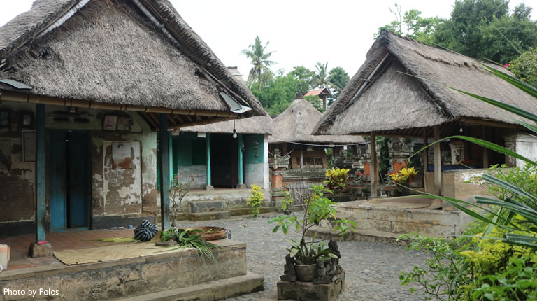 Rumah adat bali